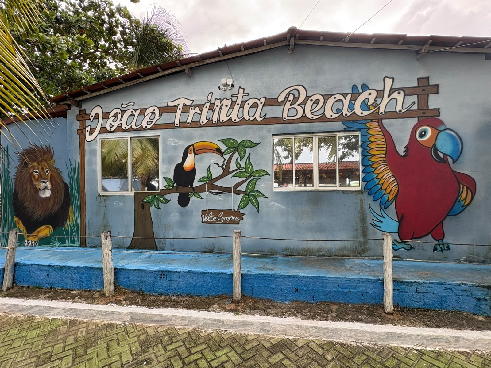 Fachada ilustrada do João Trinta Beach